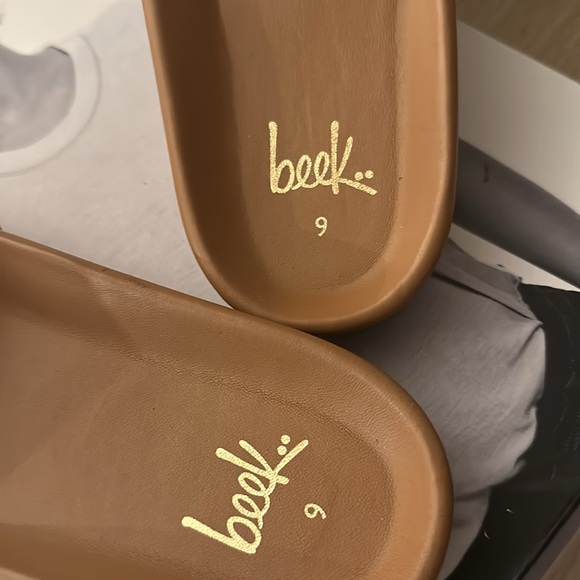 NEW beek Hoopoe Slides, honey and gold sz 9, lightly worn - Picture 3 of 5